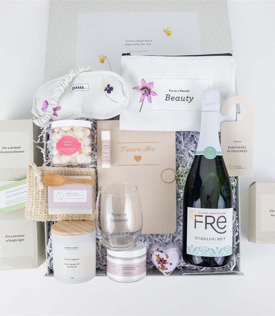 Bride to be gift box, Bridal shower gift basket